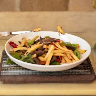 Картофель фри с мясом