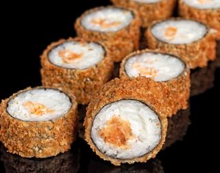 F5 Roll fritto con gambero in tempura