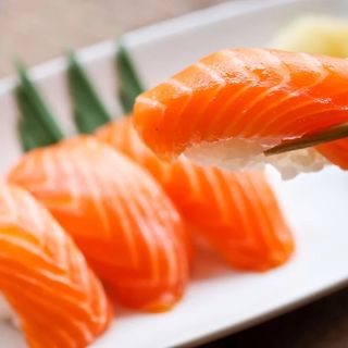 Nigiri De Salmón (6 Uds.)