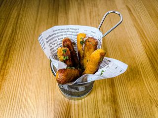 QUESO FRITO CON REDUCCIÓN DE TINTO