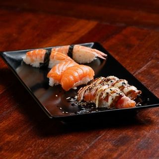 Nigiri De Salmón (2 Uds.)