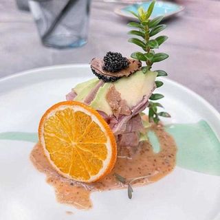 913. Tuna tataki
