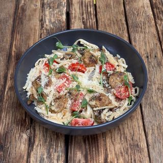 Удон з Veg Chicken крокетами та грибами у вершковому соусі (300г)