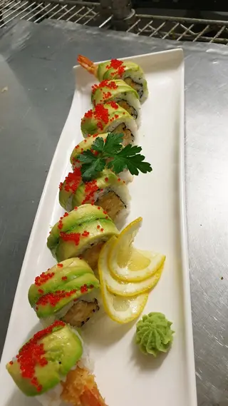 71. Green dragon roll maki - 8 pezzi