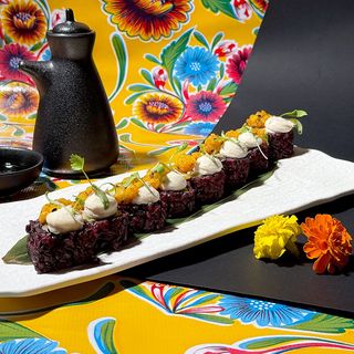 Maki Tropical -8 Pzs-