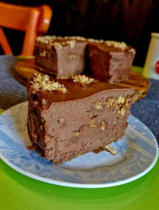 Tort raw din ciocolata si arahide