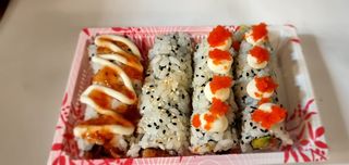 29. Gambas Panadas, Gambas e Salmão com Ovas 12 Peças