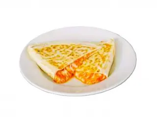 Cassone con pomodoro e mozzarella
