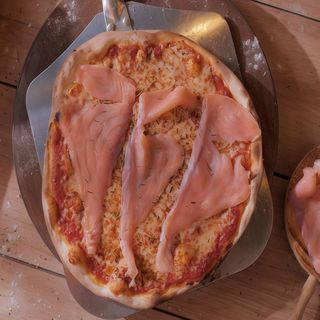 Pizza De Salmón (35 Cm.)