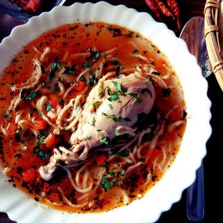 Ciorba de pui cu taitel de casa