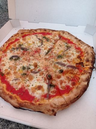 Pizza Napolitana (33 Cm.)