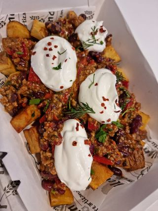 Chilli con carne cu cartofi și iaurt grecesc - 500 gr