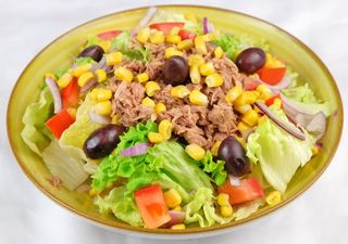 Зелена салата с риба тон (400г)