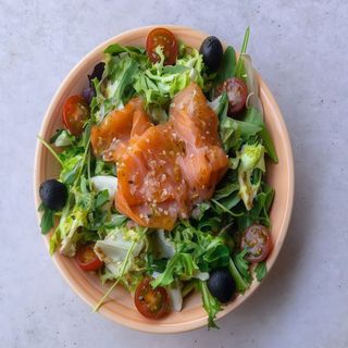Ensalada de Salmon Curado