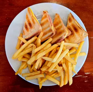 Tost sendvič