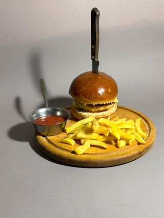 Бургер з яловичини (300 гр)