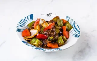 904.- Loncha De Buey Con Salsa Curri