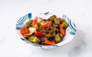 904.- Loncha De Buey Con Salsa Curri