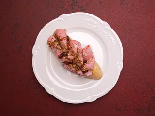 Брускета з мортаделлою