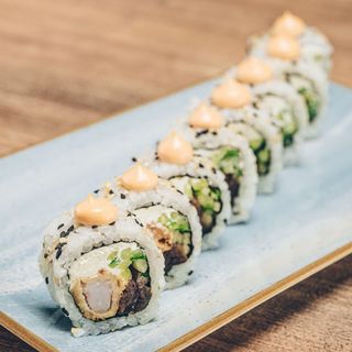 8. California z krewetkami w panko 8 szt.