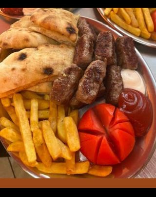 Ćevapi u lepinji