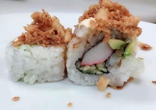 Crunch Rollo De Surimi  con Cebollas Fritas (8u)
