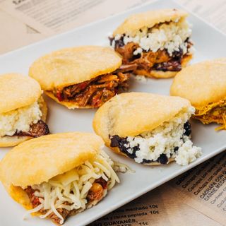 Arepitas Variadas 6 unds