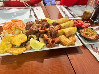Picada De Chicharrón (Para 2 Personas)