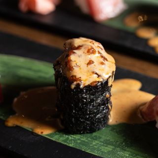 107. Gunkan De Atún Picante (1 Ud.)