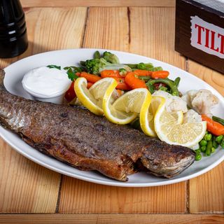 Păstrav cu legume calite