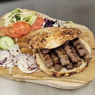 10 cevapa u lepinji/10 cevapa in bun