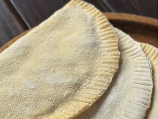 Чебуреки з м'ясом та сиром  (2 шт)