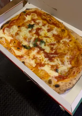 Margherita mezzo metro