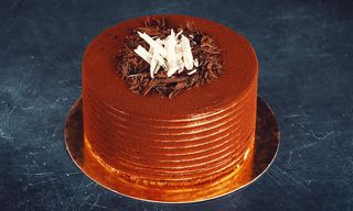 ტორტი შოკოლადის ფანტელით