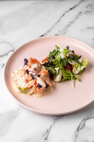  Tartare d'avocat aux gambas   