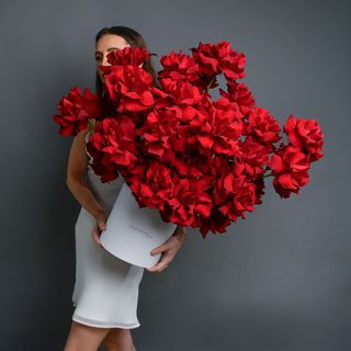 Cutie cu trandafiri rosii speciali