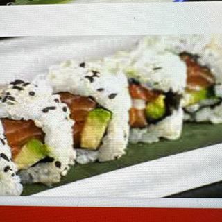 80. Ura salmone avocado