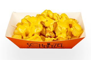 Cartofi prajiti cu sos Cheddar