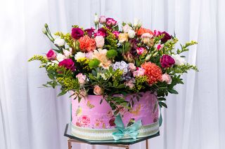 Aranjament mixt mare eustome/ gerbera/ flori de camp