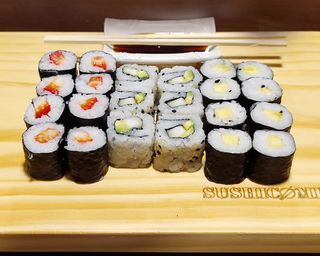 #1116 MAKI MISTO VEGETAIS (22 PEÇAS)