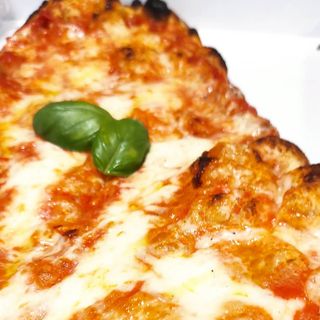 Pinsa romana rossa Margherita