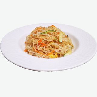 117. Spaghetti di riso con verdure