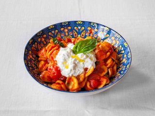 Orecchiette pomodoro piccante e burrata
