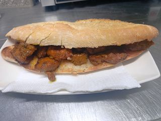Bocadillo de pincho moruno