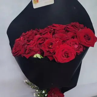 باقة ورد حمراء 