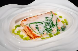 427 Salmone con panna e rucola