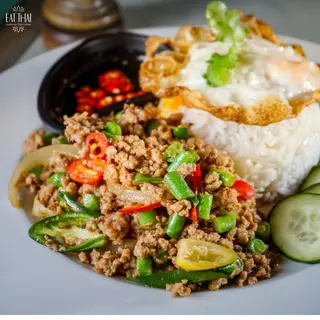 Pad Kra Prao Mo0 "