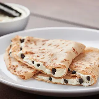 Clatite cu crema si biscuiti de cacao