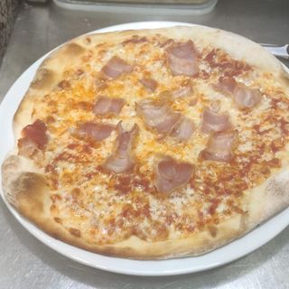 Pizza Prosciutto Funghi (mediana)