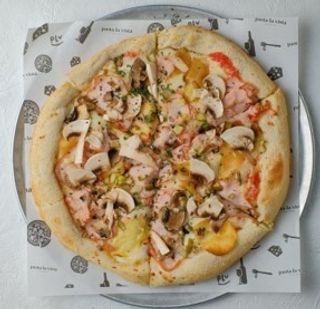 Деревенская с копченой индейкой, грибами и картофелем